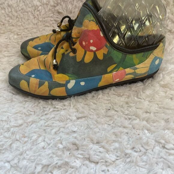 The Shoe Lab soft leather multi color painted slip on shoes ..Rubber soles SZ9.5 - Picture 3 of 10